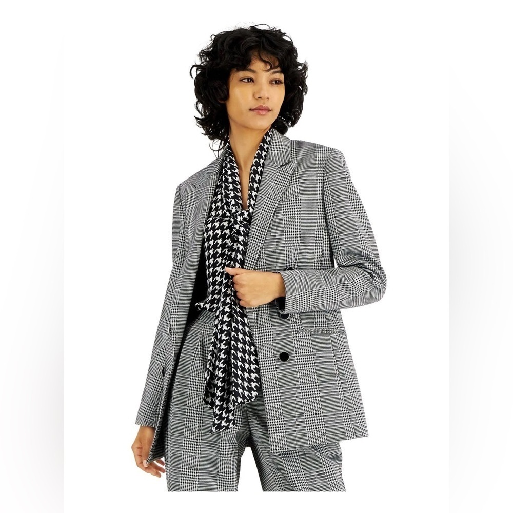 Bar lll NWT XS Womens Suit Separates black white & Red Plaid